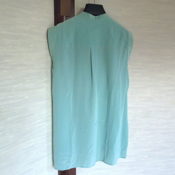 BCBG Silk Sleeveless Light Turquoise Cerulean Baby Blue Blouse Top - Picture 3 of 5